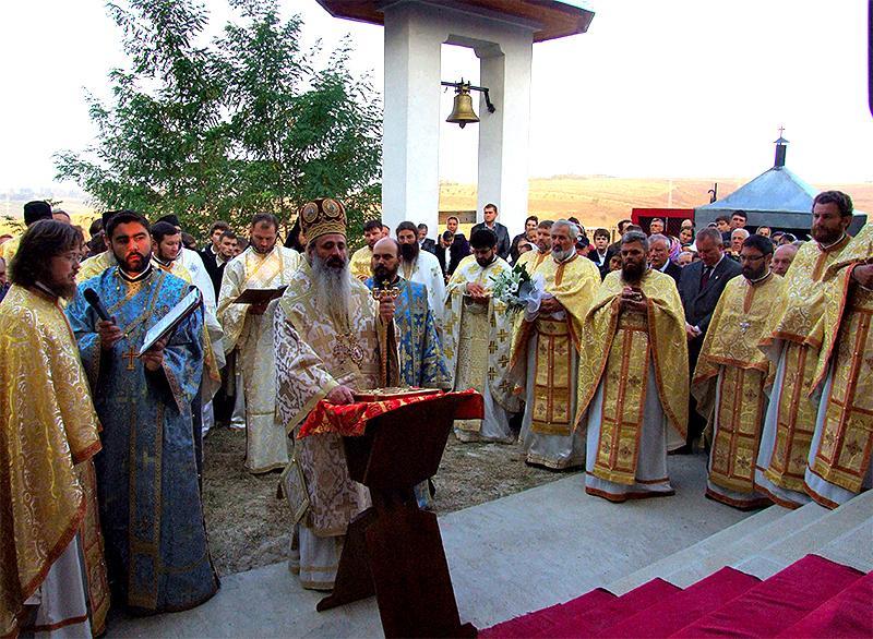 La sfințirea bisericii "Sfântul Ilie"